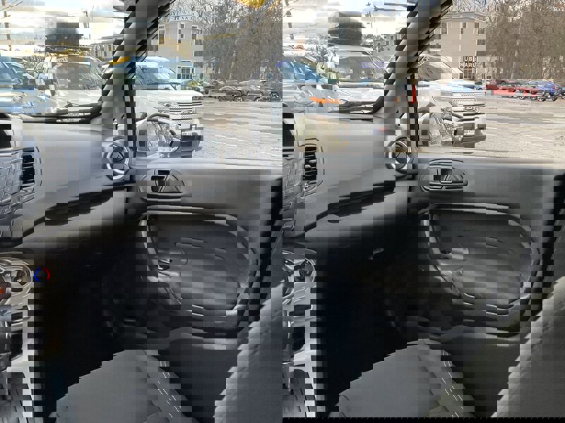 Used 2019 Ford Fiesta SE image 14