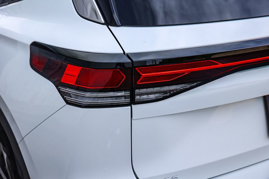 New 2026 Volkswagen Tiguan SE image 9