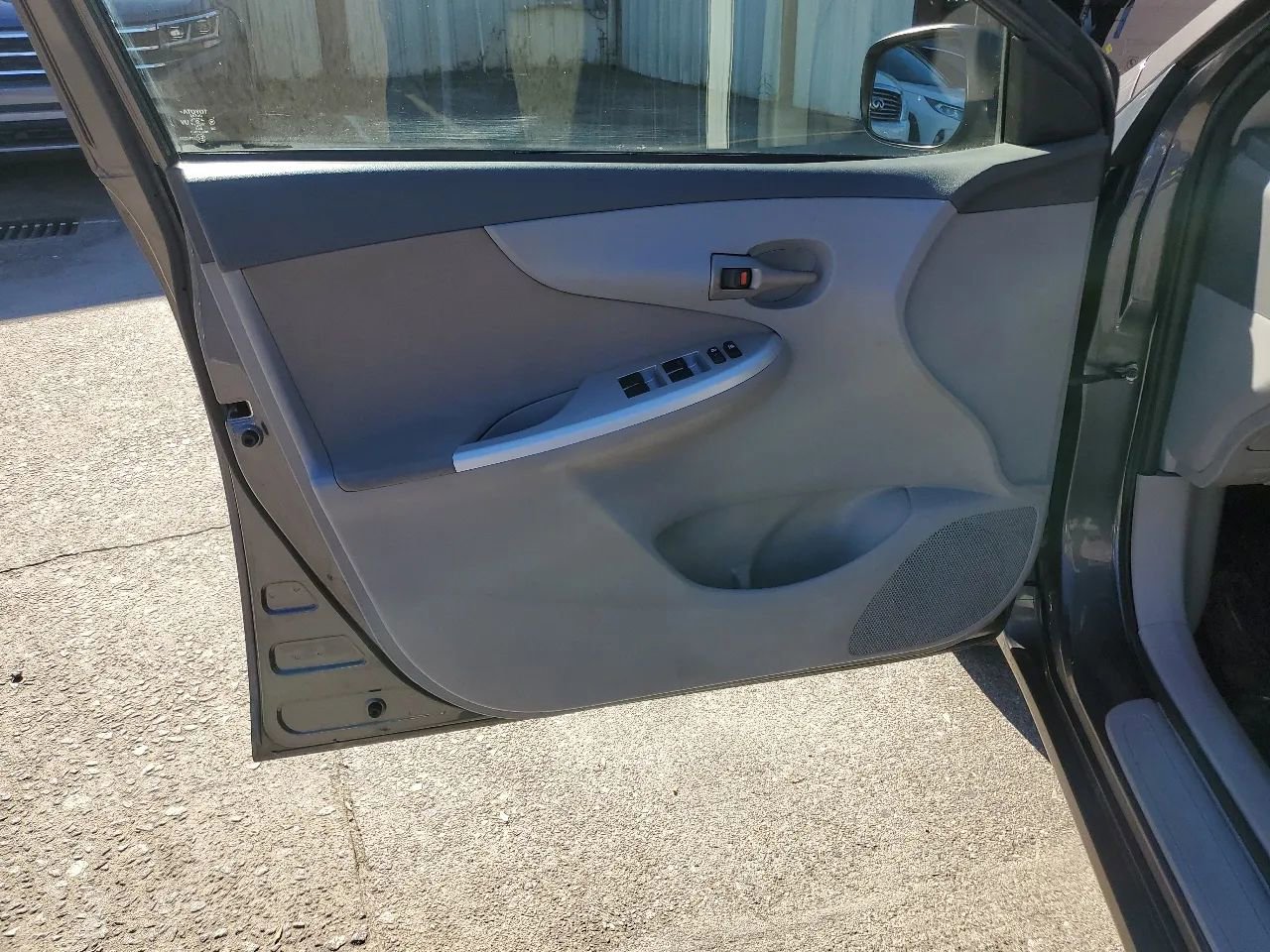 Used 2010 Toyota Corolla LE image 14