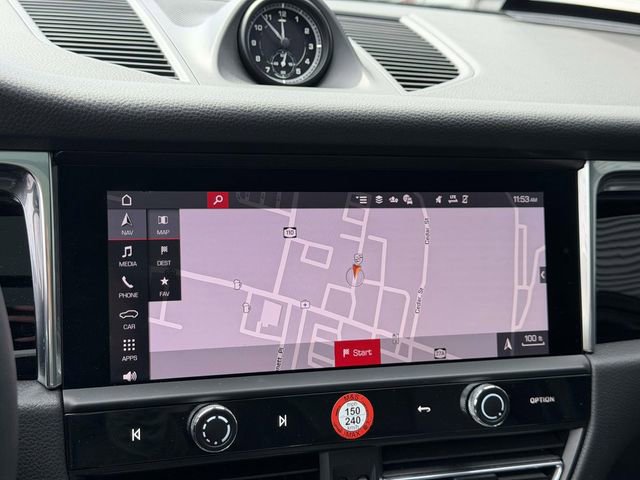 Used 2025 Porsche Macan image 21