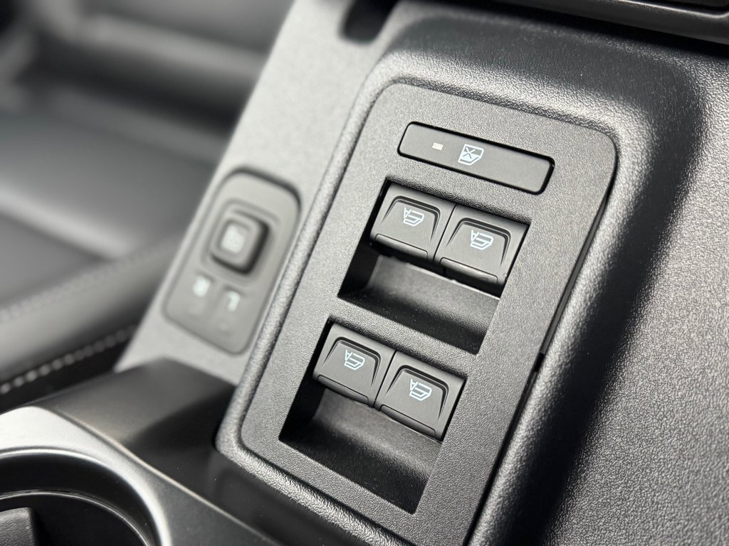 Used 2025 Ford Bronco Outer Banks image 11