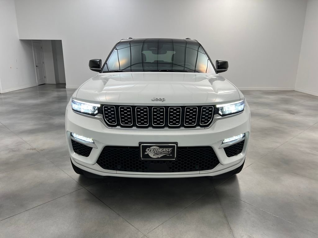 Used 2025 Jeep Grand Cherokee Summit image 2