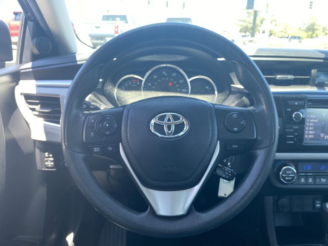 Used 2015 Toyota Corolla LE FWD image 14