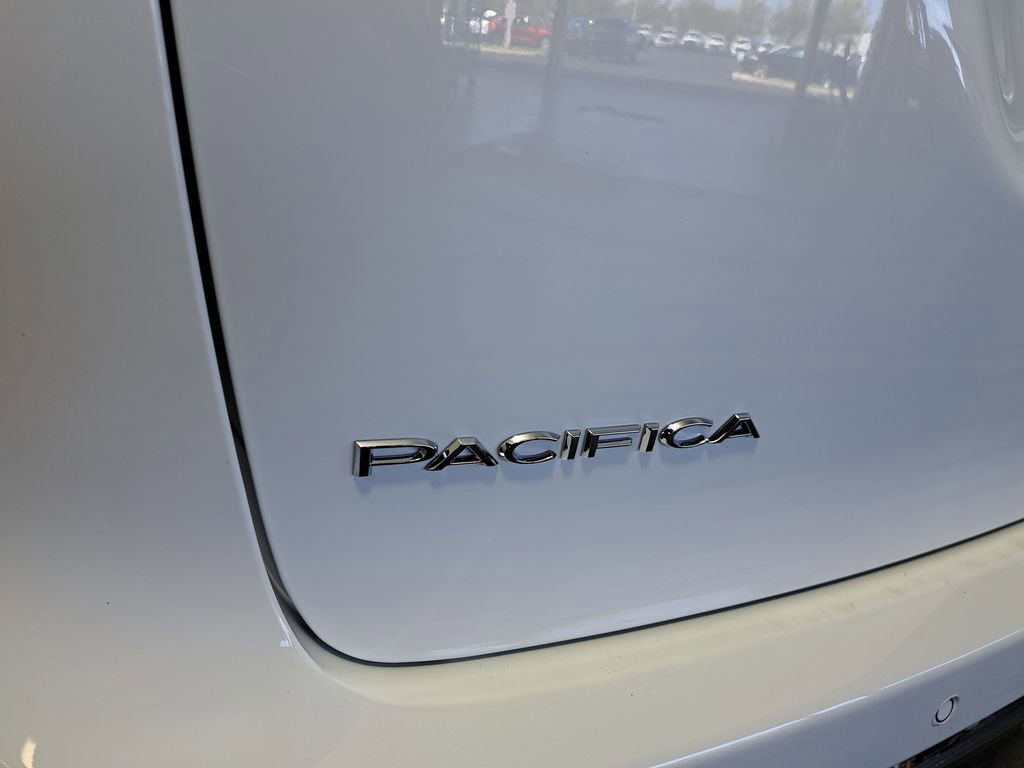 New 2026 Chrysler Pacifica Select image 7