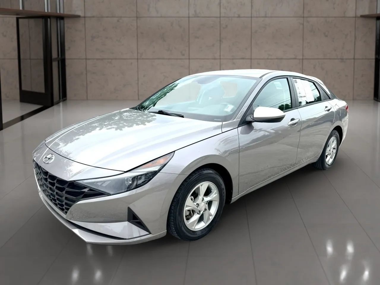 Used 2023 Hyundai Elantra SE FWD image 7