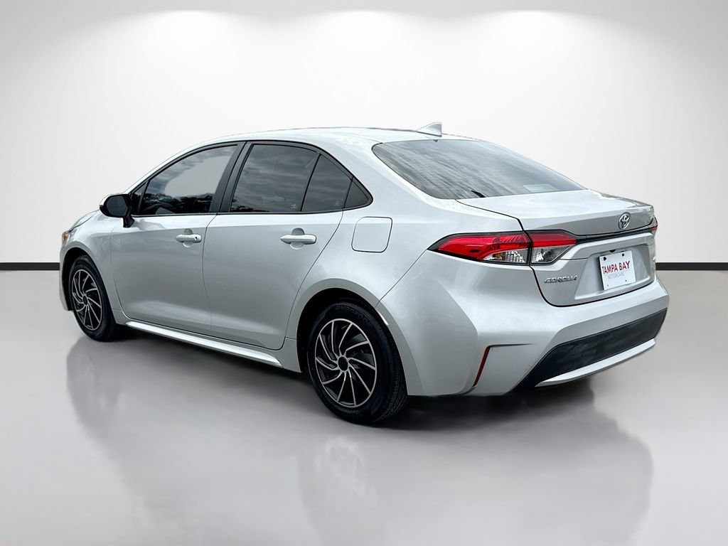 Used 2021 Toyota Corolla LE FWD image 5