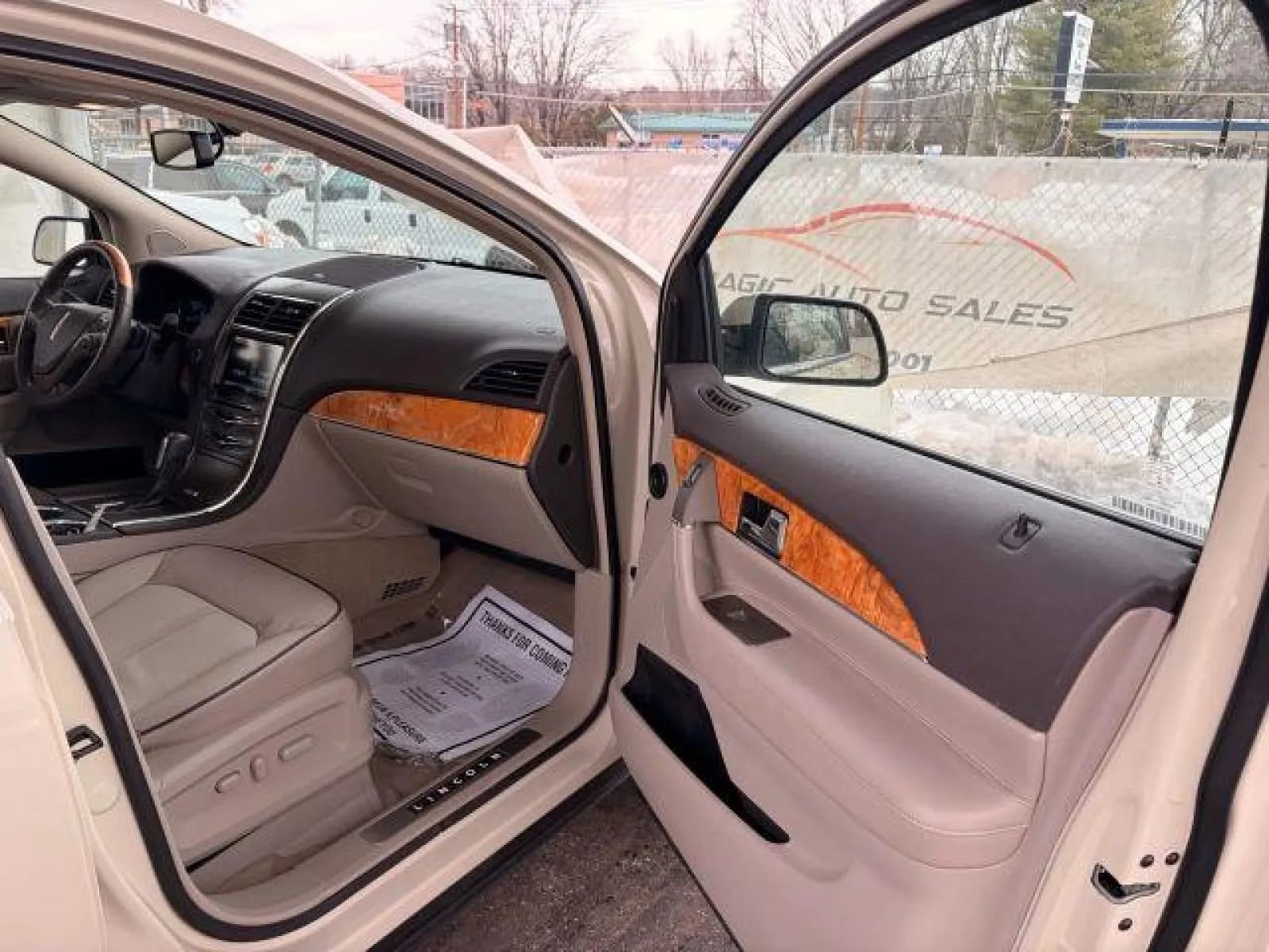 Used 2014 Lincoln MKX AWD w/ Equipment Group 102A image 19