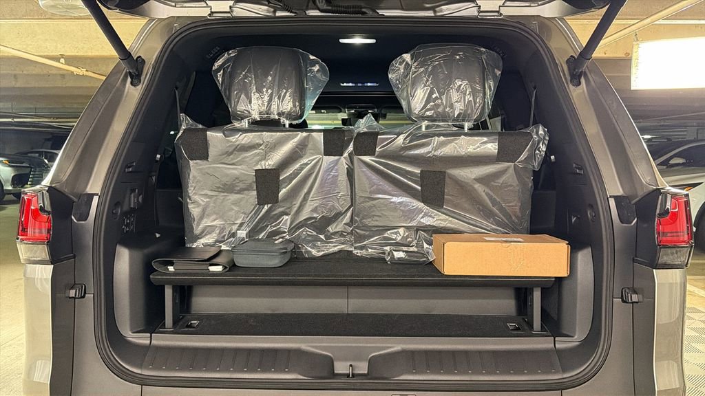 New 2026 Lexus LX 700h Luxury w/ Appearance Package image 9