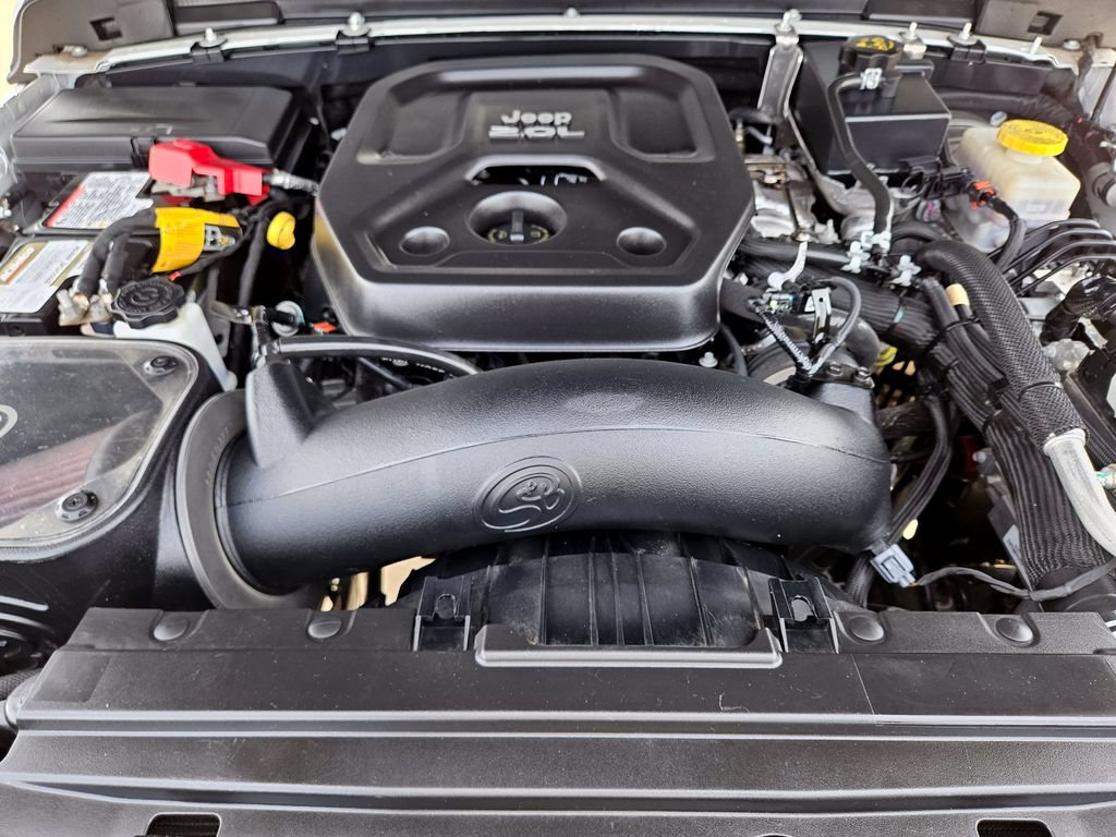Used 2022 Jeep Wrangler Rubicon AWD/4WD image 29