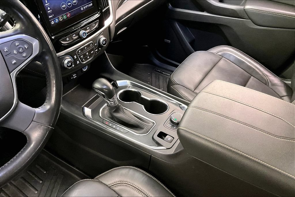 Used 2021 Chevrolet Traverse RS FWD image 16