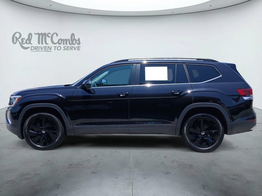 Used 2025 Volkswagen Atlas SE FWD image 2