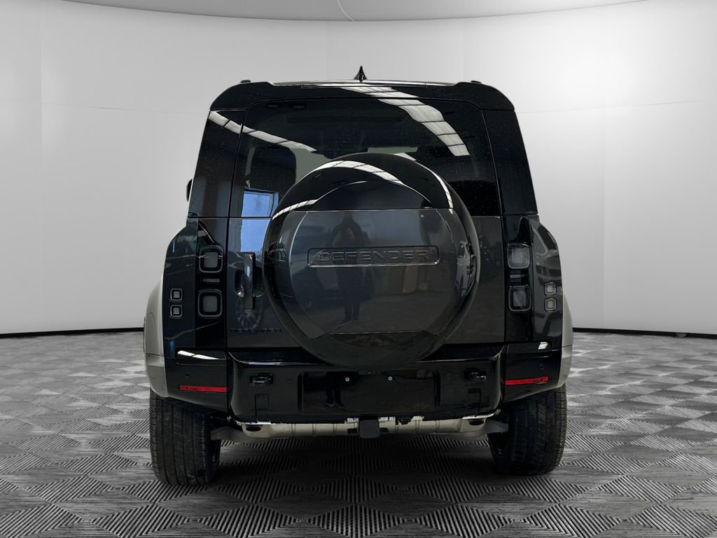 New 2026 Land Rover Defender 110 X-Dynamic SE image 4