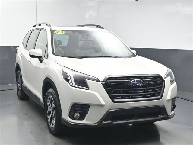 Used 2023 Subaru Forester Premium image 2