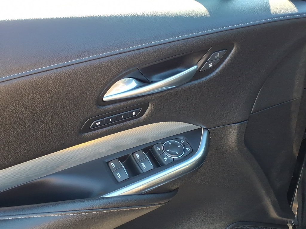 Used 2019 Cadillac XT4 Premium Luxury AWD/4WD image 4