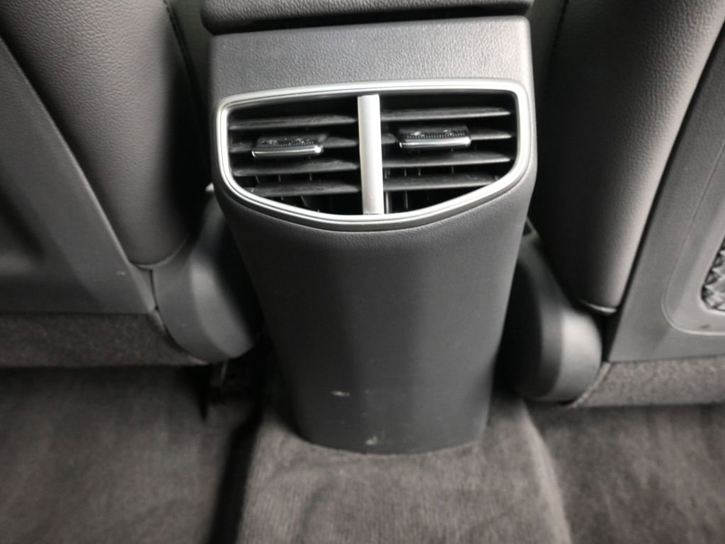 Used 2020 Hyundai Ioniq Limited image 12