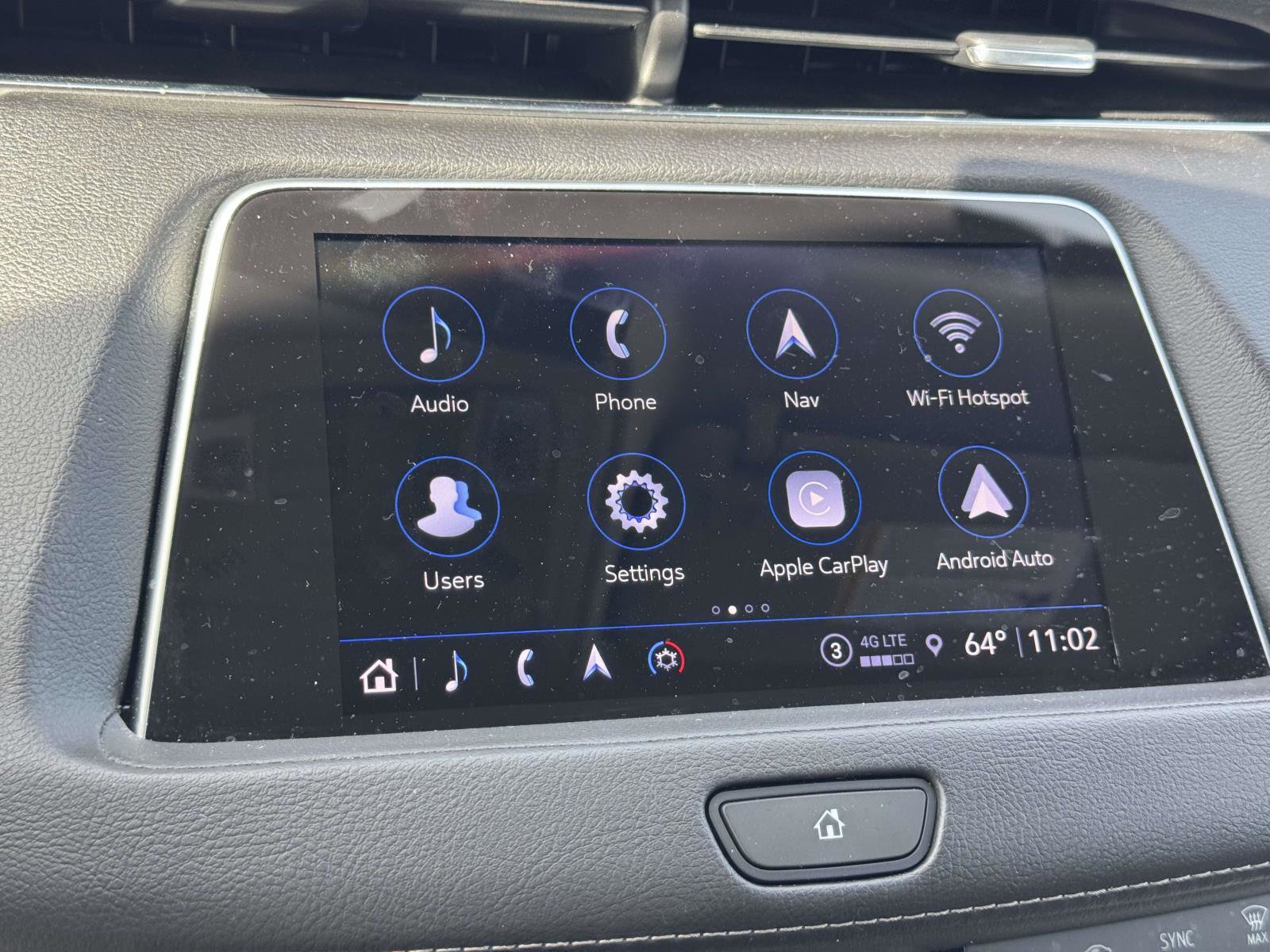 Certified 2022 Cadillac XT4 Premium Luxury w/ Enhanced Visibility Package AWD/4WD image 17