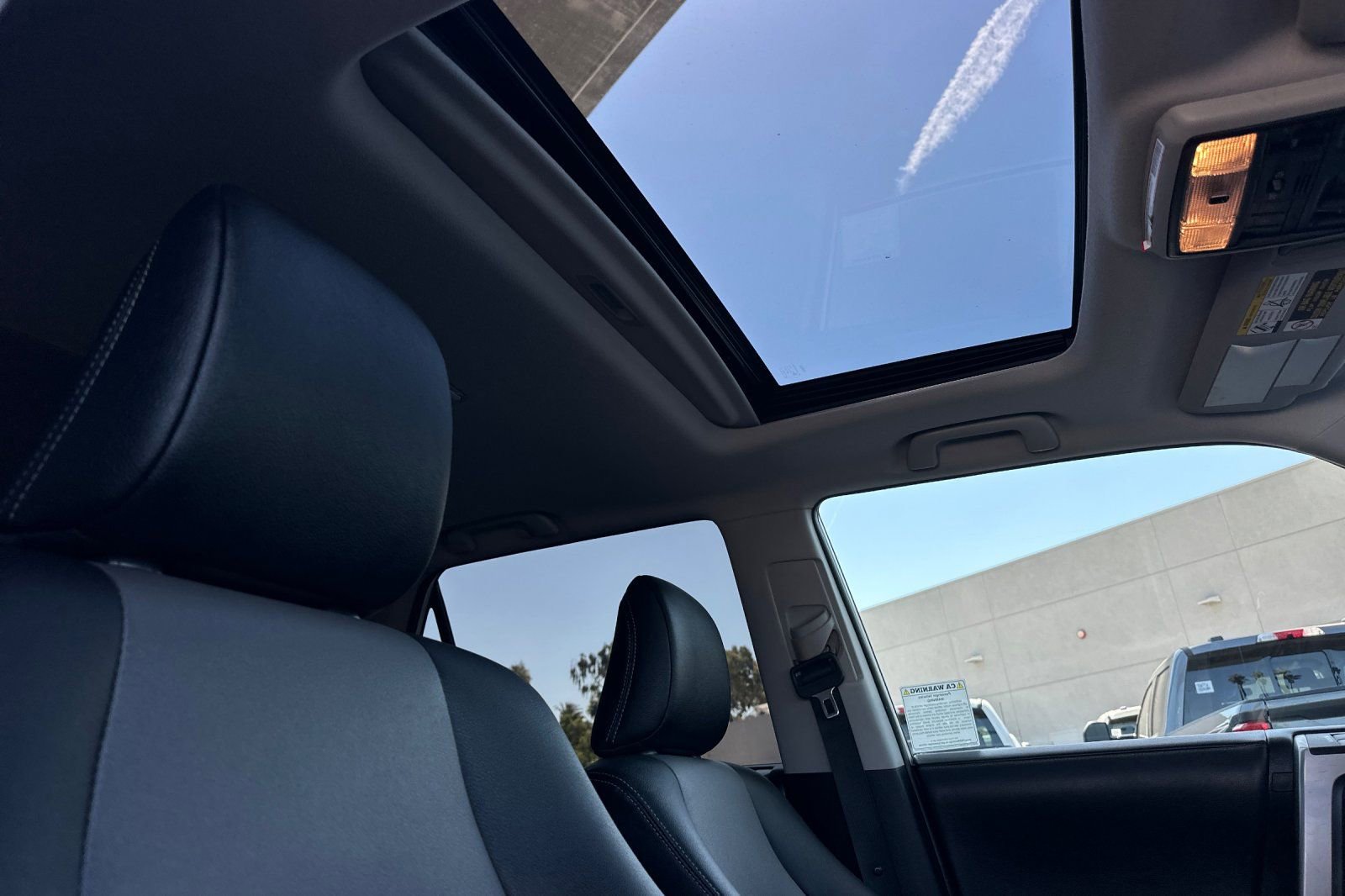 Used 2022 Toyota 4Runner SR5 Premium w/ Moonroof Package RWD image 17