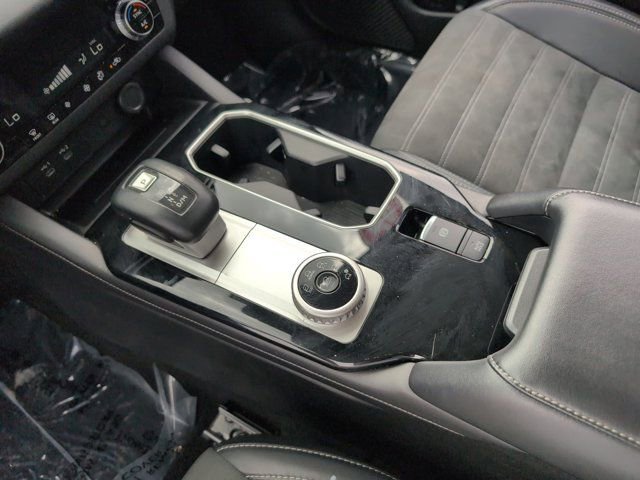 Used 2025 Mitsubishi Outlander SE FWD image 24