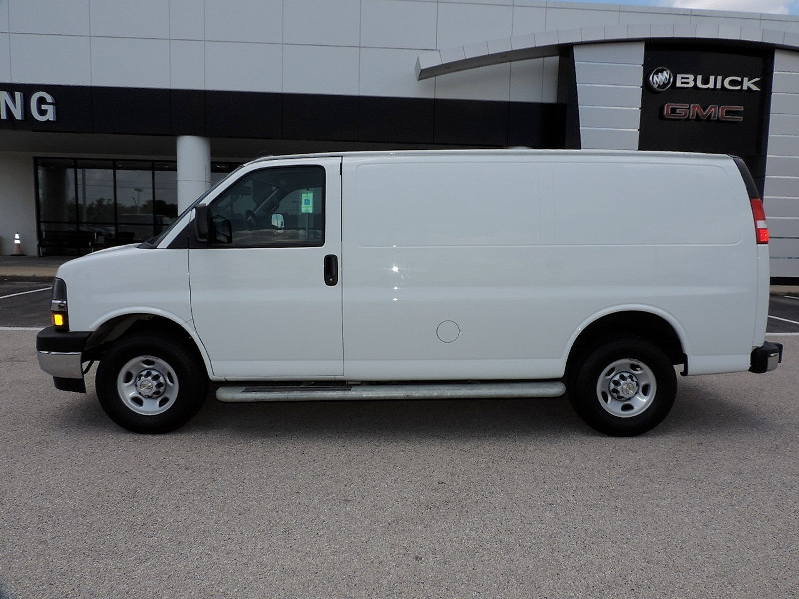 Certified 2024 Chevrolet Express 2500 w/ Driver Convenience Package RWD image 8