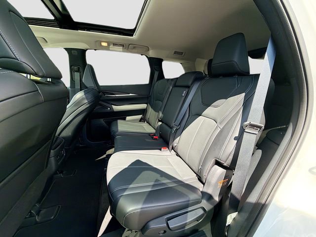 Used 2023 INFINITI QX60 Sensory w/ Vision Package AWD/4WD image 22