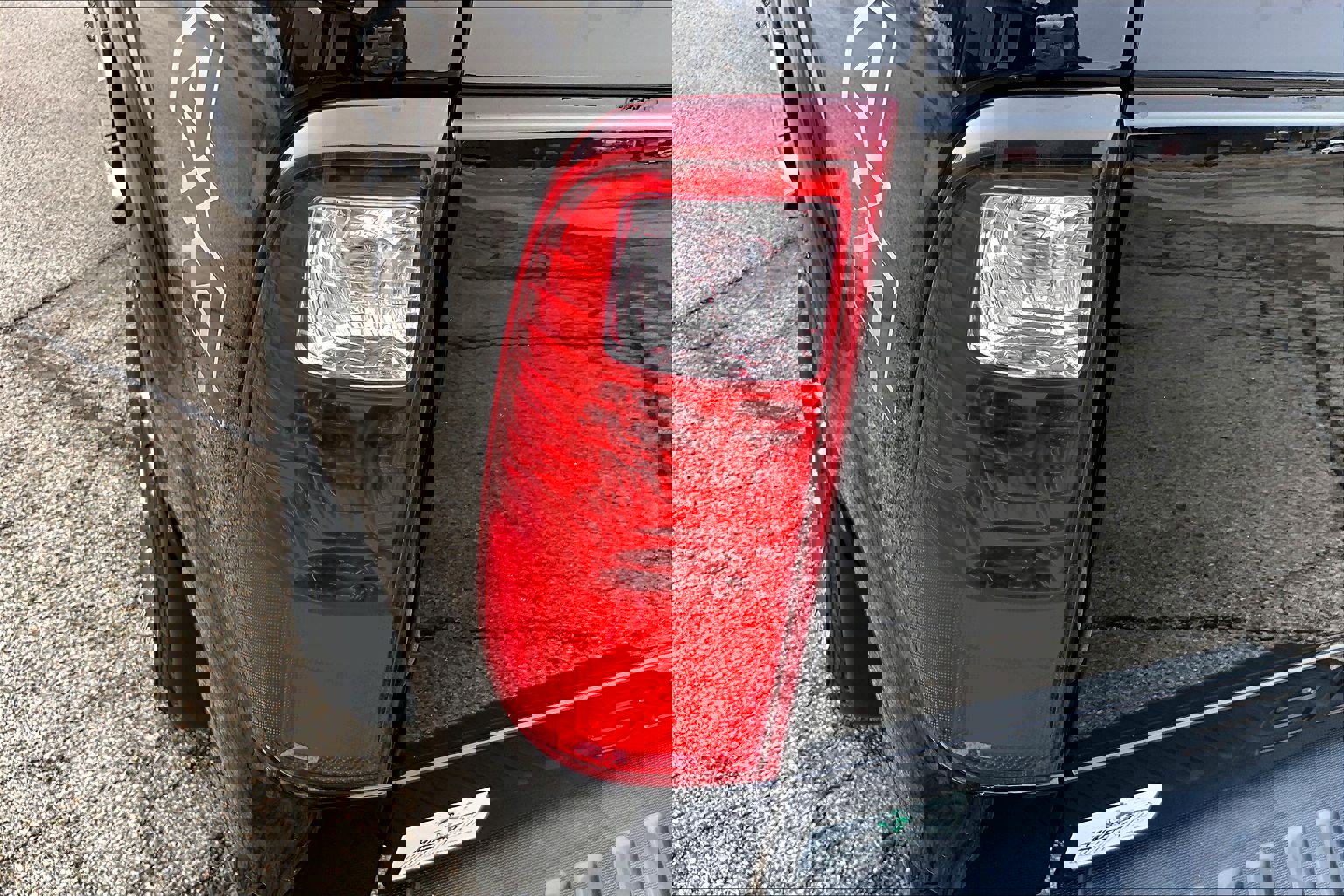 Used 2016 Ford F250 Lariat w/ Lariat Interior Package image 28