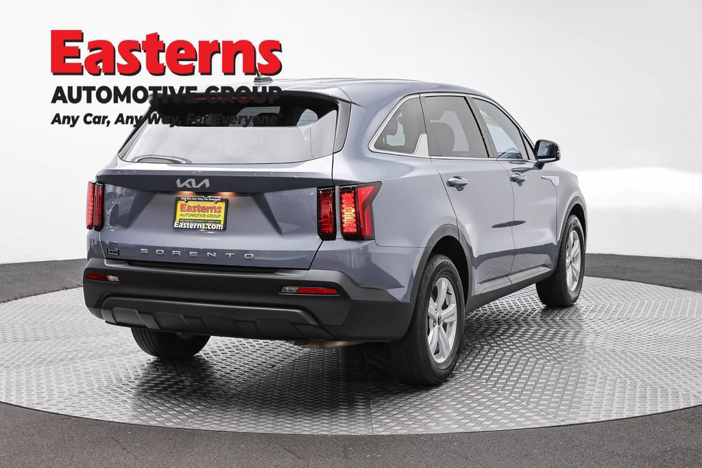 Used 2022 Kia Sorento LX FWD image 6