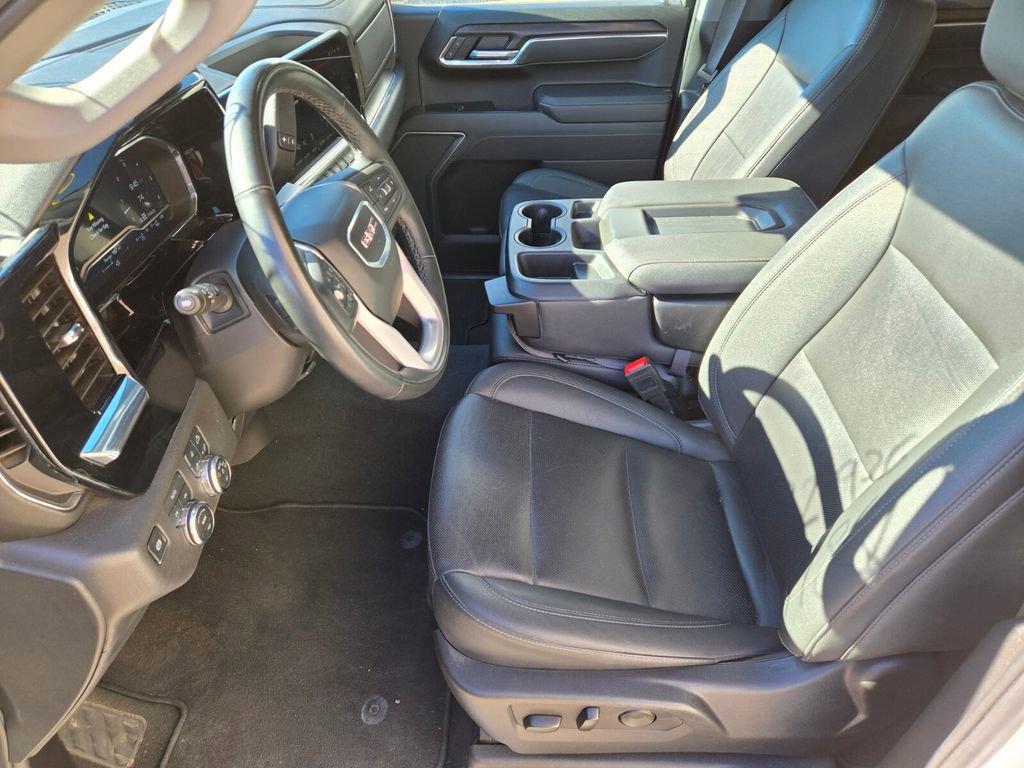 Used 2025 GMC Sierra 1500 SLT image 6