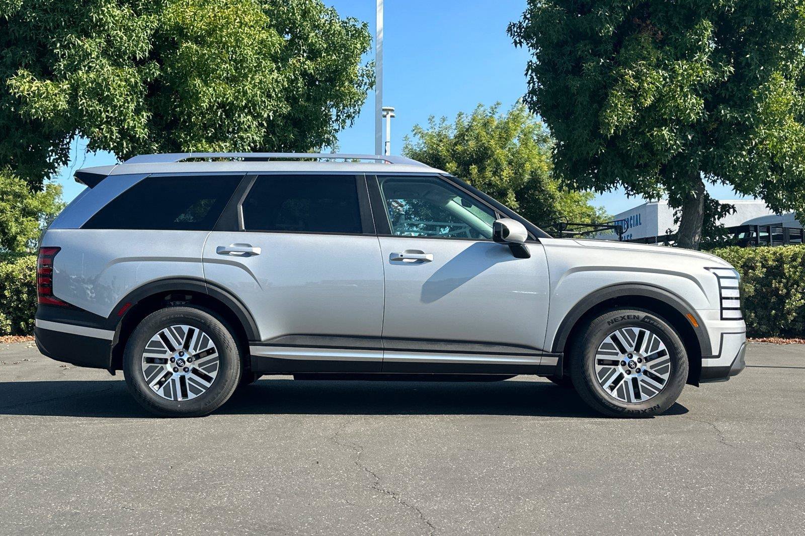 New 2027 Hyundai Palisade SEL FWD image 2