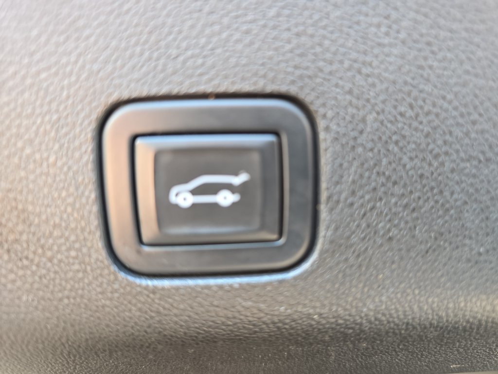 Used 2021 Chevrolet Tahoe Premier AWD/4WD image 17