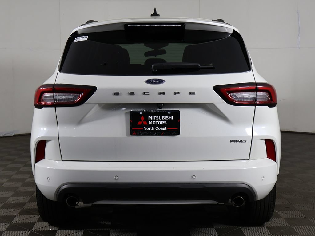 Used 2024 Ford Escape ST-Line w/ Tech Pack #1 AWD/4WD image 12