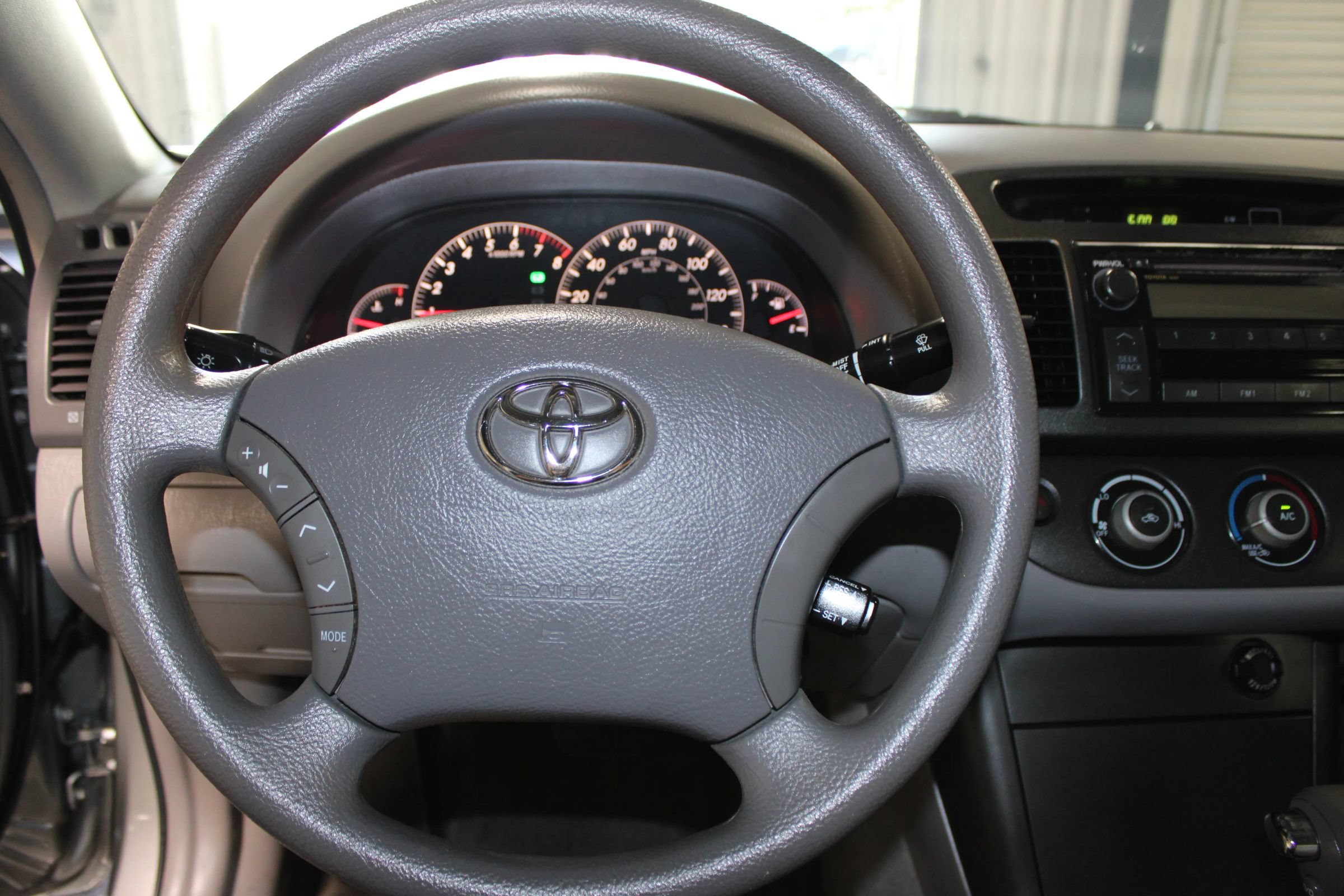Used 2006 Toyota Camry LE FWD image 10