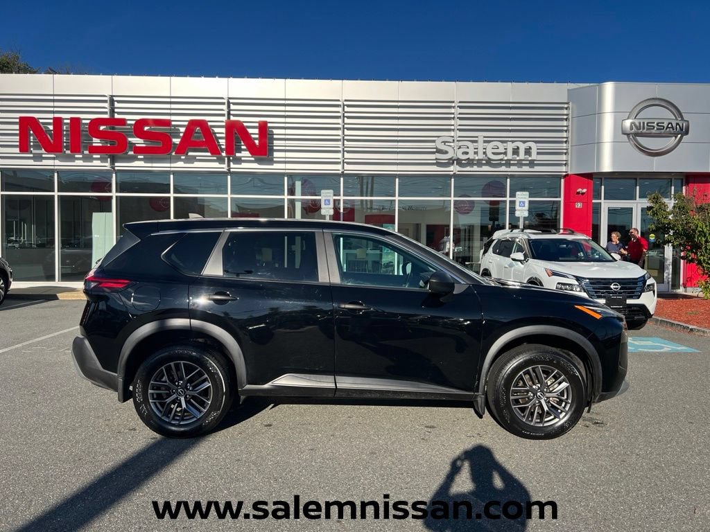 Used 2023 Nissan Rogue S AWD/4WD image 8