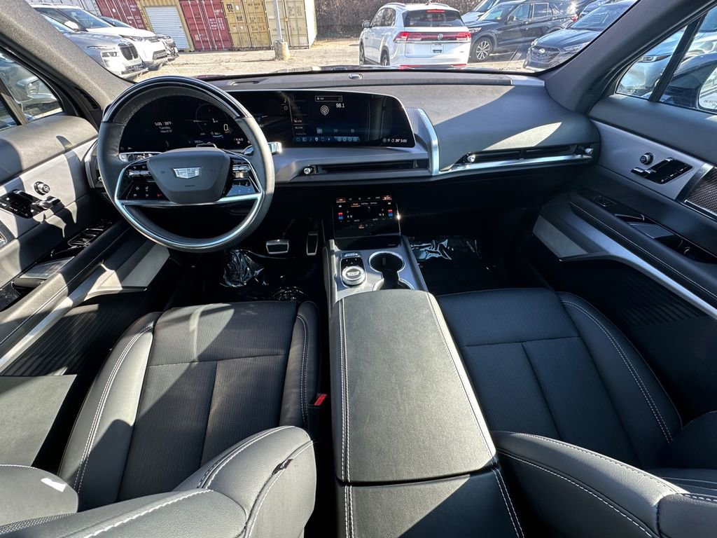 Used 2026 Cadillac Vistiq Sport w/ LPO, Floor Liner Package image 29