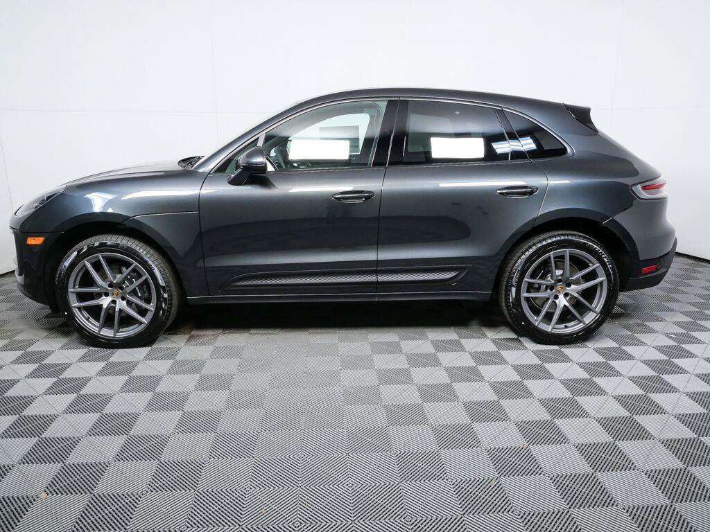 Certified 2026 Porsche Macan AWD/4WD image 2