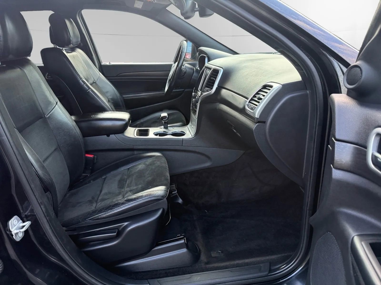 Used 2015 Jeep Grand Cherokee Altitude image 19