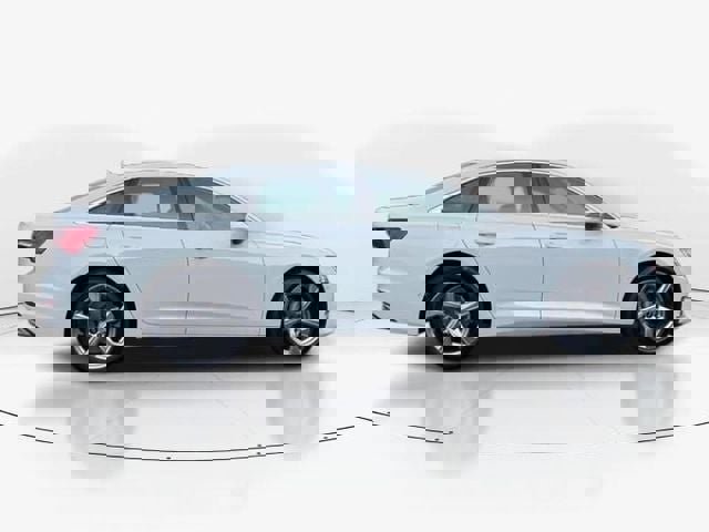 Used 2024 Audi A6 Premium Plus image 2