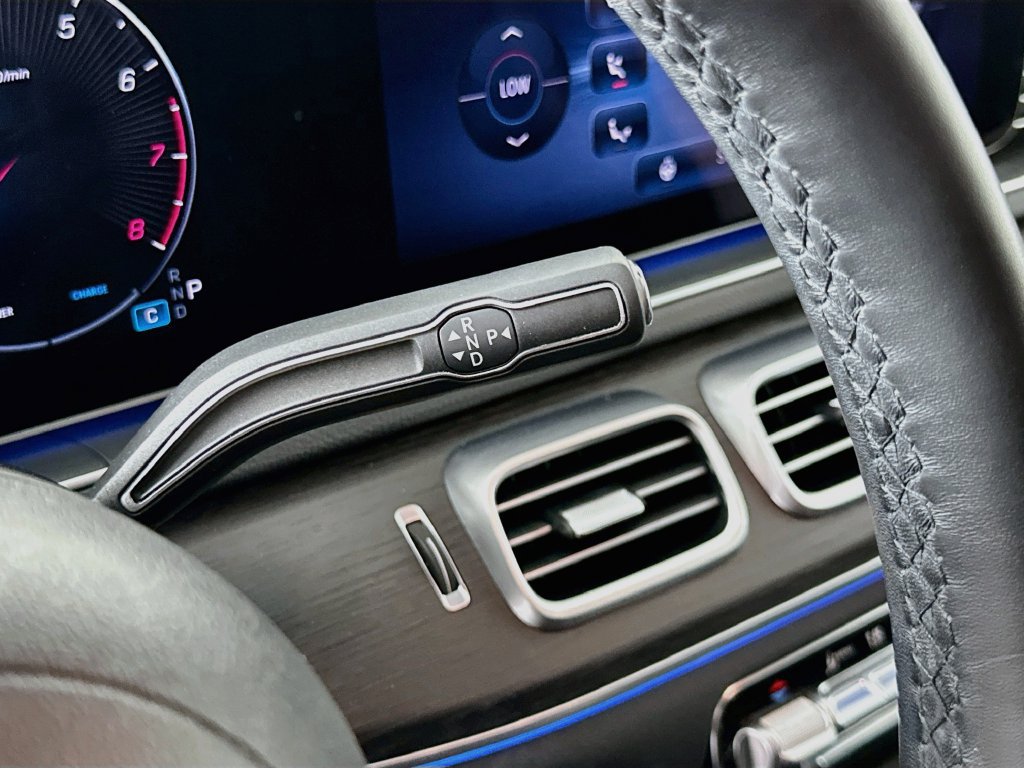 Used 2024 Mercedes-Benz GLS 450 4MATIC image 17