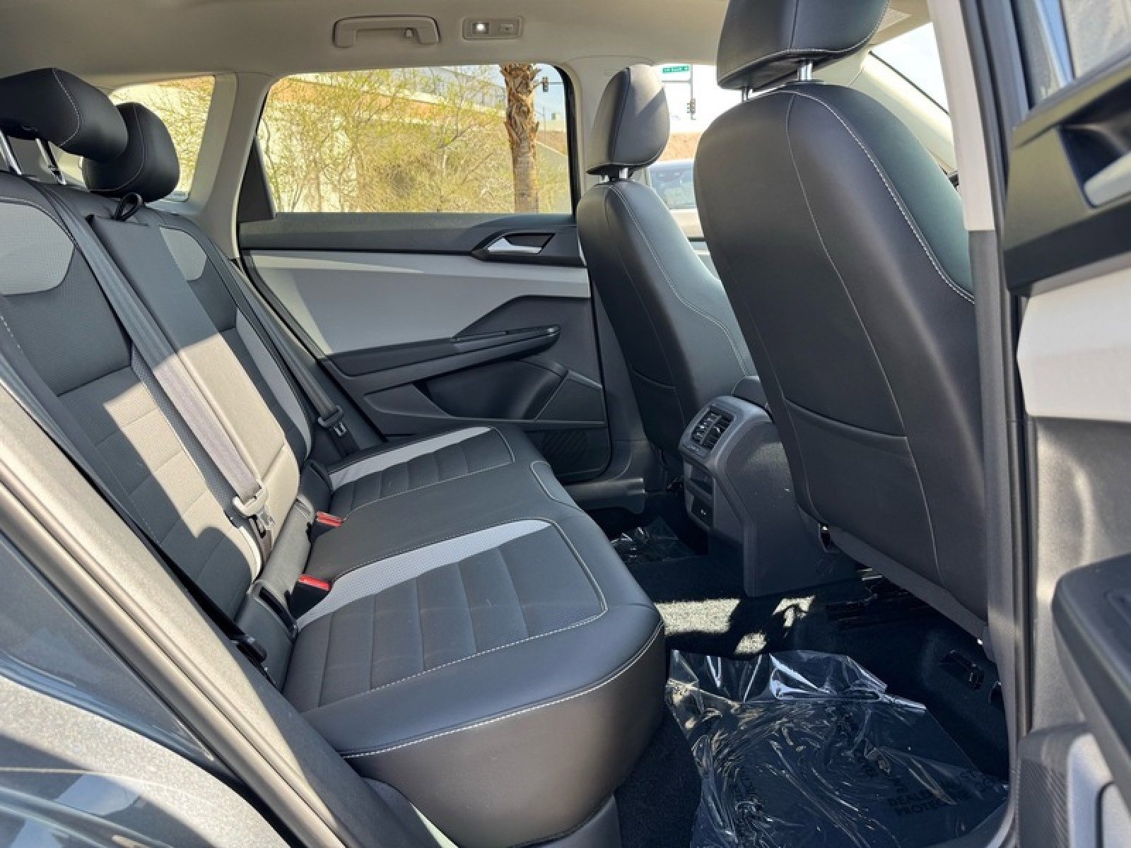 Used 2022 Volkswagen Taos SEL w/ Panoramic Sunroof Package image 23