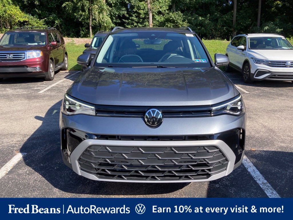 New 2026 Volkswagen Taos SE AWD/4WD image 2