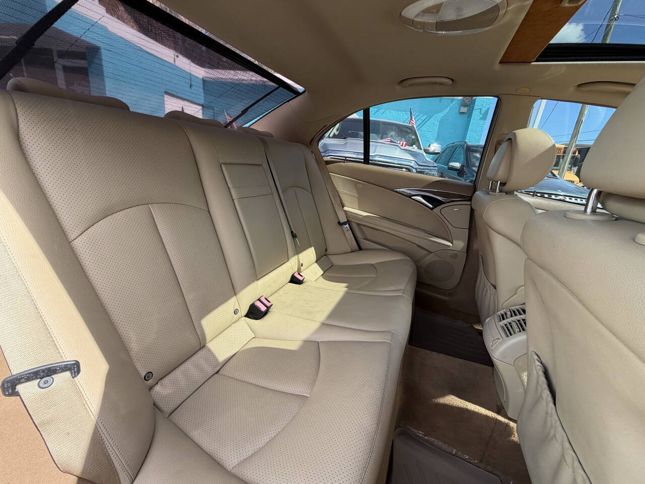 Used 2007 Mercedes-Benz E 350 4MATIC Sedan image 18
