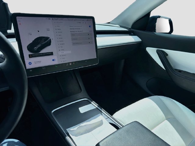 Used 2022 Tesla Model Y Performance AWD/4WD image 27