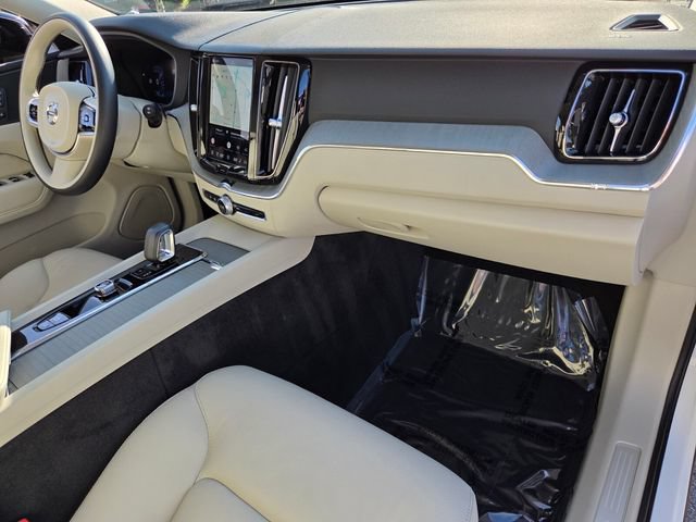 Certified 2024 Volvo XC60 B5 Plus w/ Protection Package Premier AWD/4WD image 22