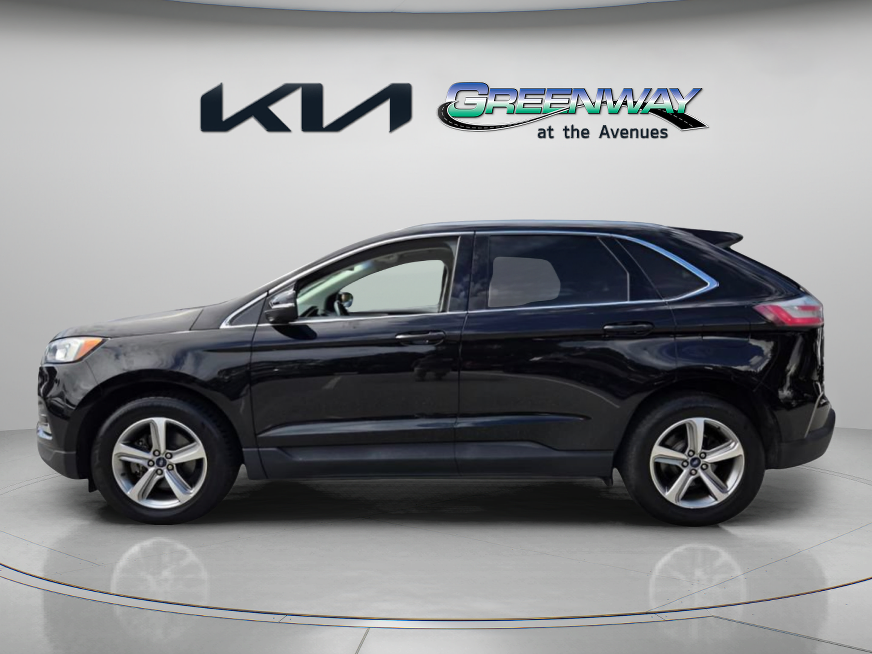 Used 2019 Ford Edge SEL w/ Equipment Group 201A FWD image 4