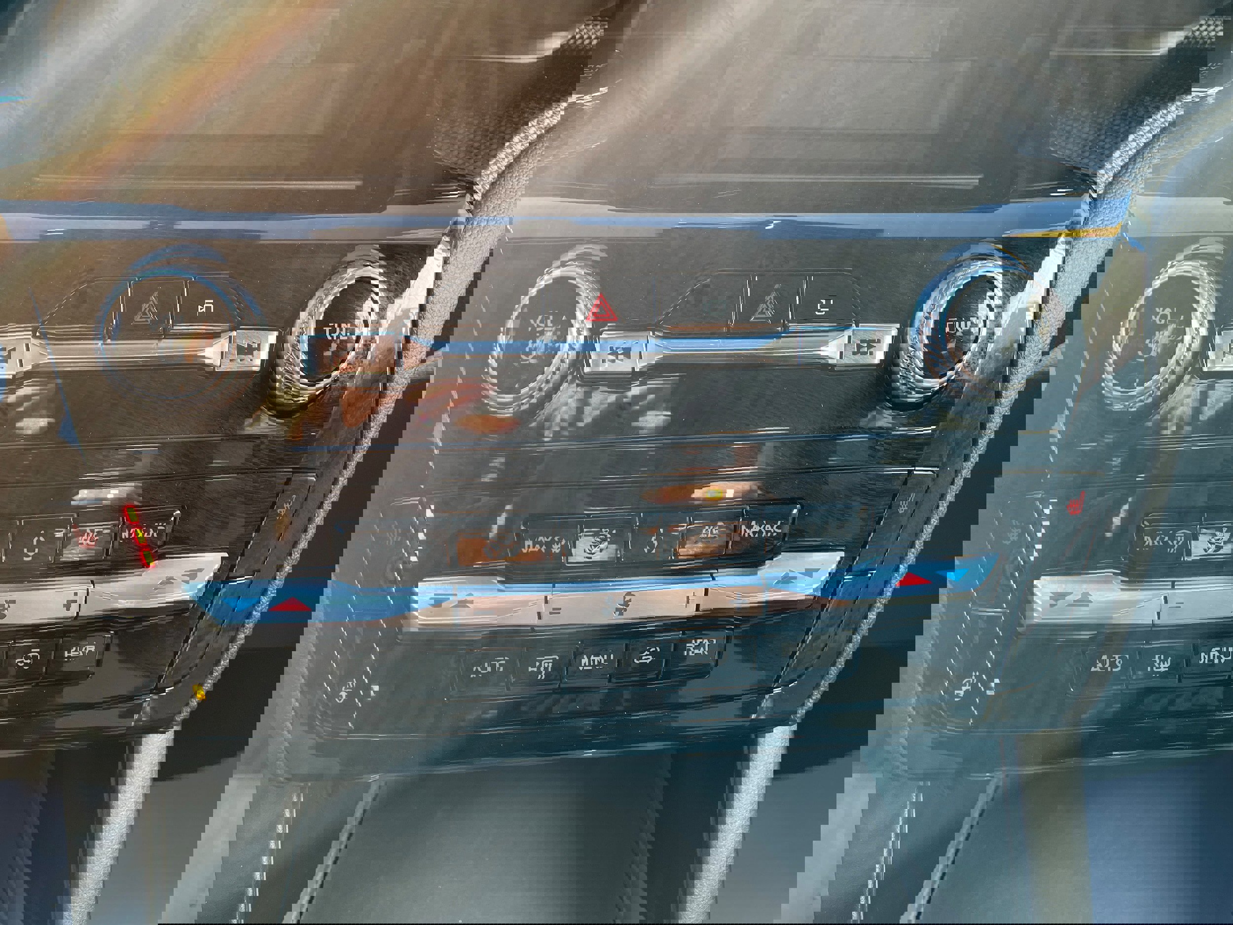 Used 2022 Ford Explorer ST-Line w/ Class IV Trailer Tow Package image 24