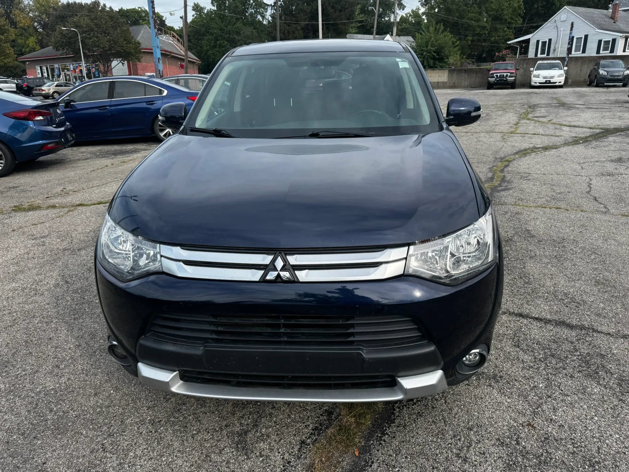 Used 2015 Mitsubishi Outlander SE AWD/4WD image 2