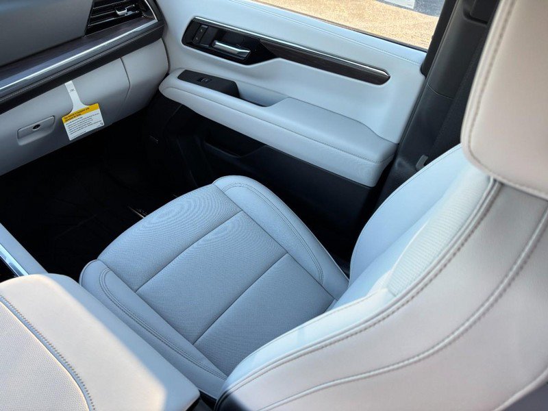 New 2026 Chevrolet Suburban Premier w/ Sun And Tow Package AWD/4WD image 10