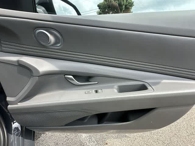 Used 2024 Hyundai Elantra SEL w/ Convenience Package FWD image 24