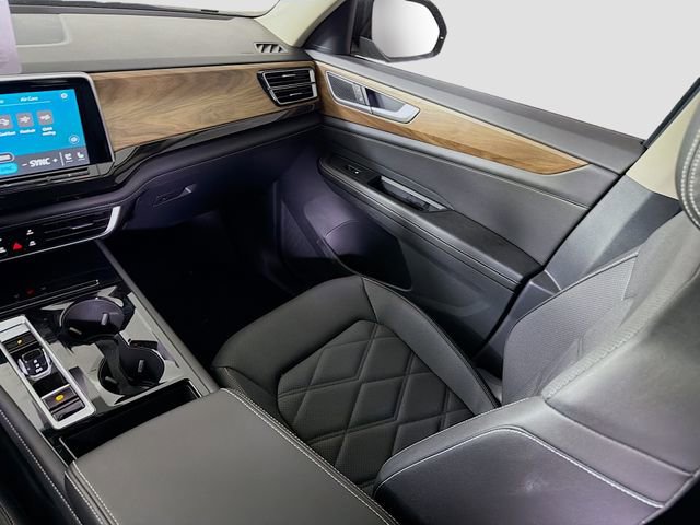 Used 2025 Volkswagen Atlas SE image 25