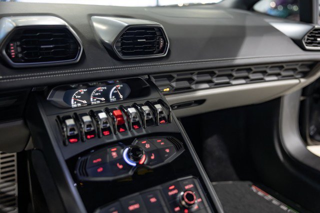 Used 2015 Lamborghini Huracan LP 610-4 image 37