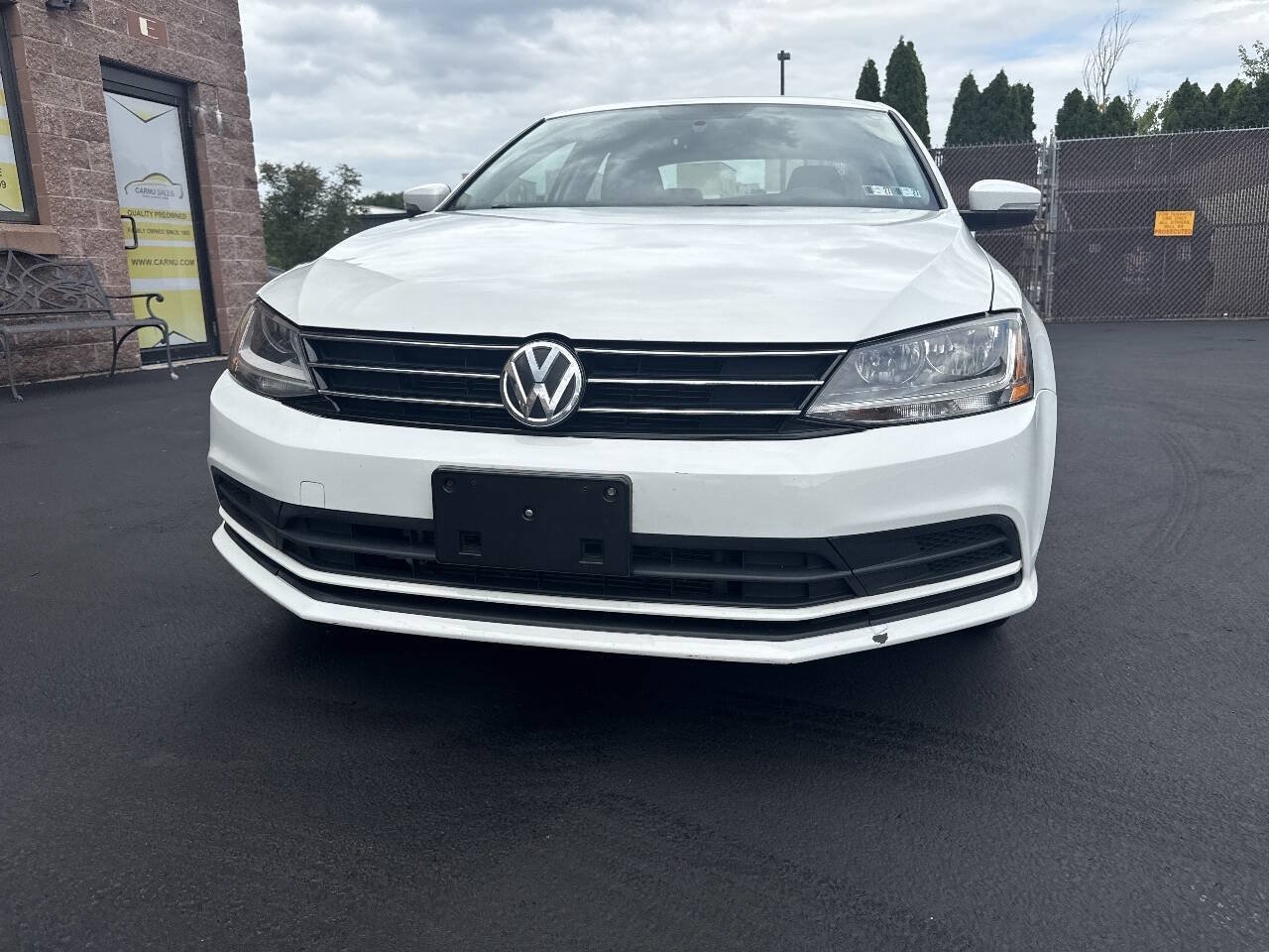 Used 2017 Volkswagen Jetta SE FWD image 5